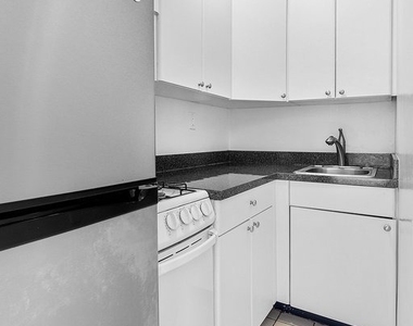 1435 York Avenue - Photo Thumbnail 4