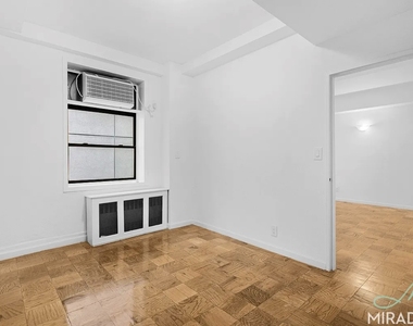 132 E 45th Street - Photo Thumbnail 4