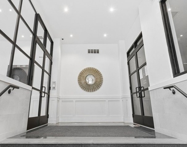 132 E 45th Street - Photo Thumbnail 15