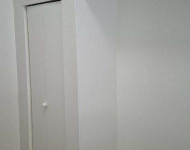 229 E 29th Street - Photo Thumbnail 2