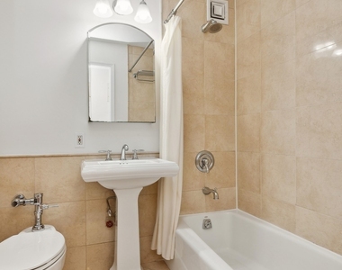 333 W 57th Street - Photo Thumbnail 5