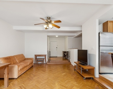 333 W 57th Street - Photo Thumbnail 1