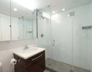 93 Kingsland Avenue - Photo Thumbnail 6