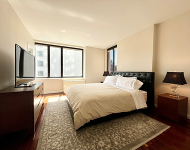 52 E End Avenue - Photo Thumbnail 4