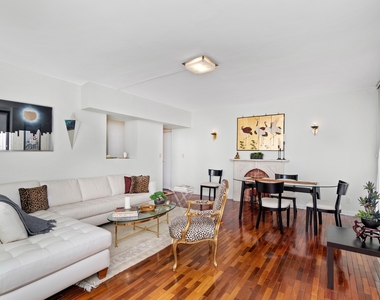 52 E End Avenue - Photo Thumbnail 1