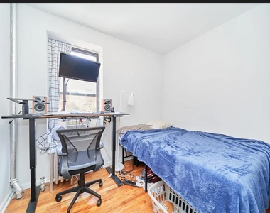 364 W 36th Street - Photo Thumbnail 4