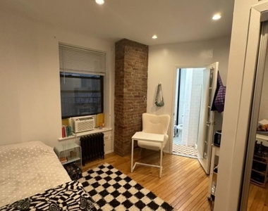 146 Sullivan Street - Photo Thumbnail 2