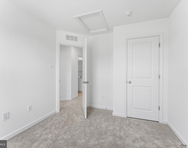 501 Fontana Circle - Photo Thumbnail 20