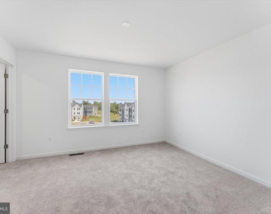 501 Fontana Circle - Photo Thumbnail 14
