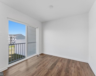 501 Fontana Circle - Photo Thumbnail 7
