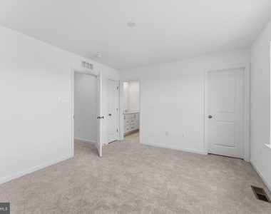 501 Fontana Circle - Photo Thumbnail 15