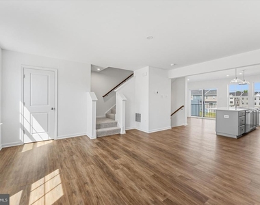 505 Fontana Circle - Photo Thumbnail 11