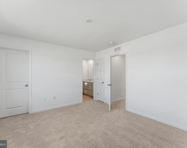 505 Fontana Circle - Photo Thumbnail 16