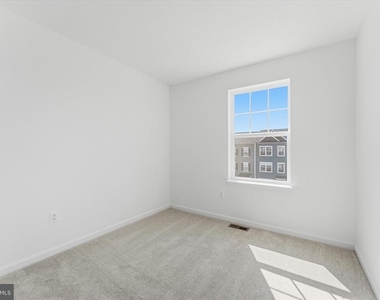 505 Fontana Circle - Photo Thumbnail 20