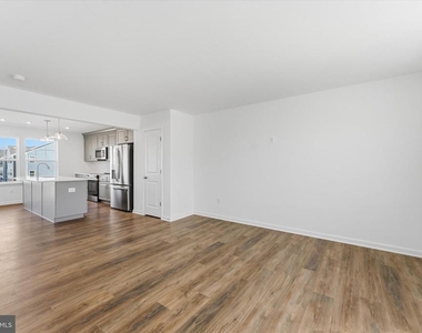 505 Fontana Circle - Photo Thumbnail 10
