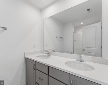 505 Fontana Circle - Photo Thumbnail 17