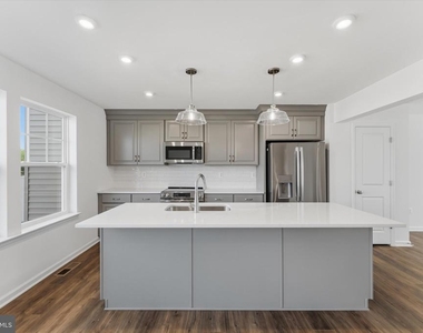 505 Fontana Circle - Photo Thumbnail 4