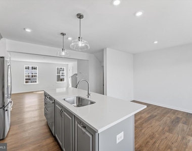 505 Fontana Circle - Photo Thumbnail 6