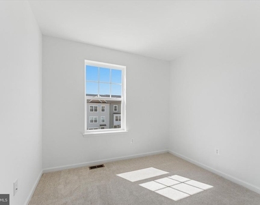 505 Fontana Circle - Photo Thumbnail 23