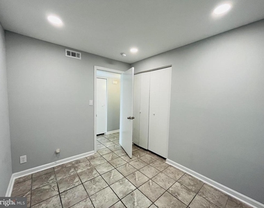 202 Chesterfield Lane - Photo Thumbnail 9