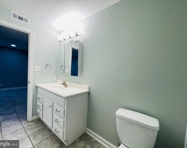 202 Chesterfield Lane - Photo Thumbnail 15
