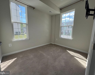 526 River Way - Photo Thumbnail 2