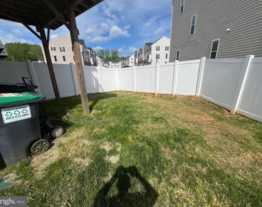 526 River Way - Photo Thumbnail 44