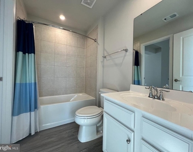 526 River Way - Photo Thumbnail 3