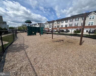526 River Way - Photo Thumbnail 46