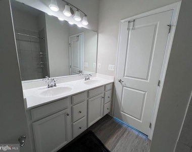 526 River Way - Photo Thumbnail 32
