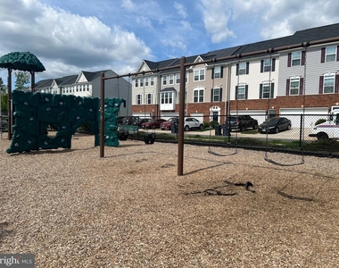 526 River Way - Photo Thumbnail 47