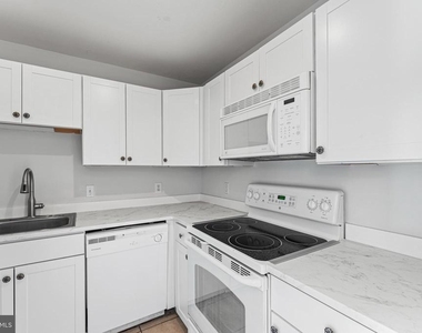 202 Chesterfield Lane - Photo Thumbnail 9
