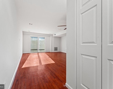 202 Chesterfield Lane - Photo Thumbnail 3