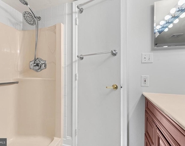 202 Chesterfield Lane - Photo Thumbnail 16