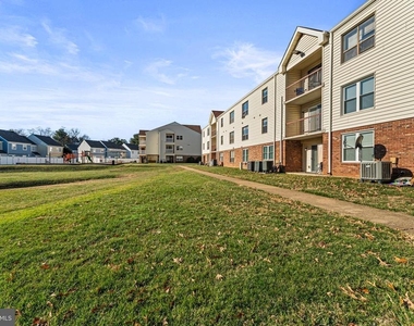 202 Chesterfield Lane - Photo Thumbnail 22