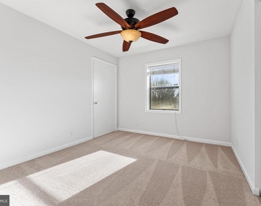 202 Chesterfield Lane - Photo Thumbnail 11