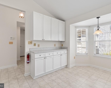11318 Savannah Drive - Photo Thumbnail 8
