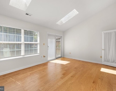 11318 Savannah Drive - Photo Thumbnail 13