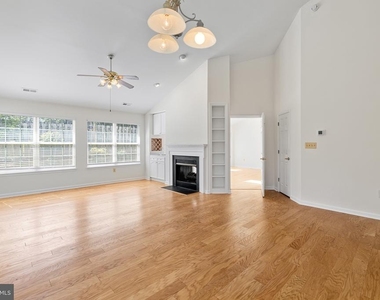 11318 Savannah Drive - Photo Thumbnail 9