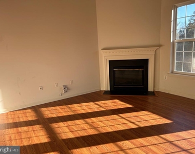 6821 Hollow Glen Court - Photo Thumbnail 1