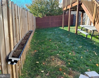 6821 Hollow Glen Court - Photo Thumbnail 21