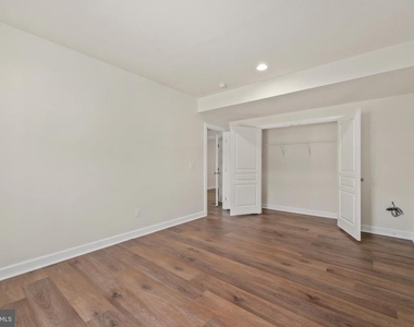 5619 Websters Way - Photo Thumbnail 6