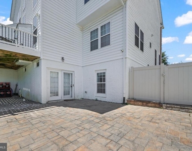 5619 Websters Way - Photo Thumbnail 9