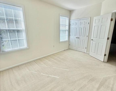 6814 Sabbarton Place - Photo Thumbnail 21