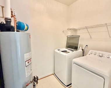 6814 Sabbarton Place - Photo Thumbnail 25