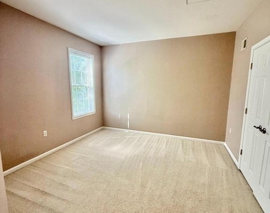 6814 Sabbarton Place - Photo Thumbnail 18