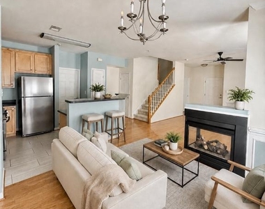 6814 Sabbarton Place - Photo Thumbnail 7