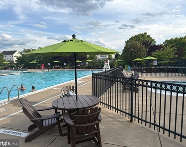 6814 Sabbarton Place - Photo Thumbnail 31