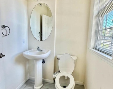 6814 Sabbarton Place - Photo Thumbnail 8