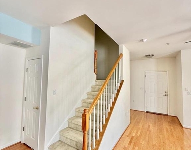 6814 Sabbarton Place - Photo Thumbnail 7